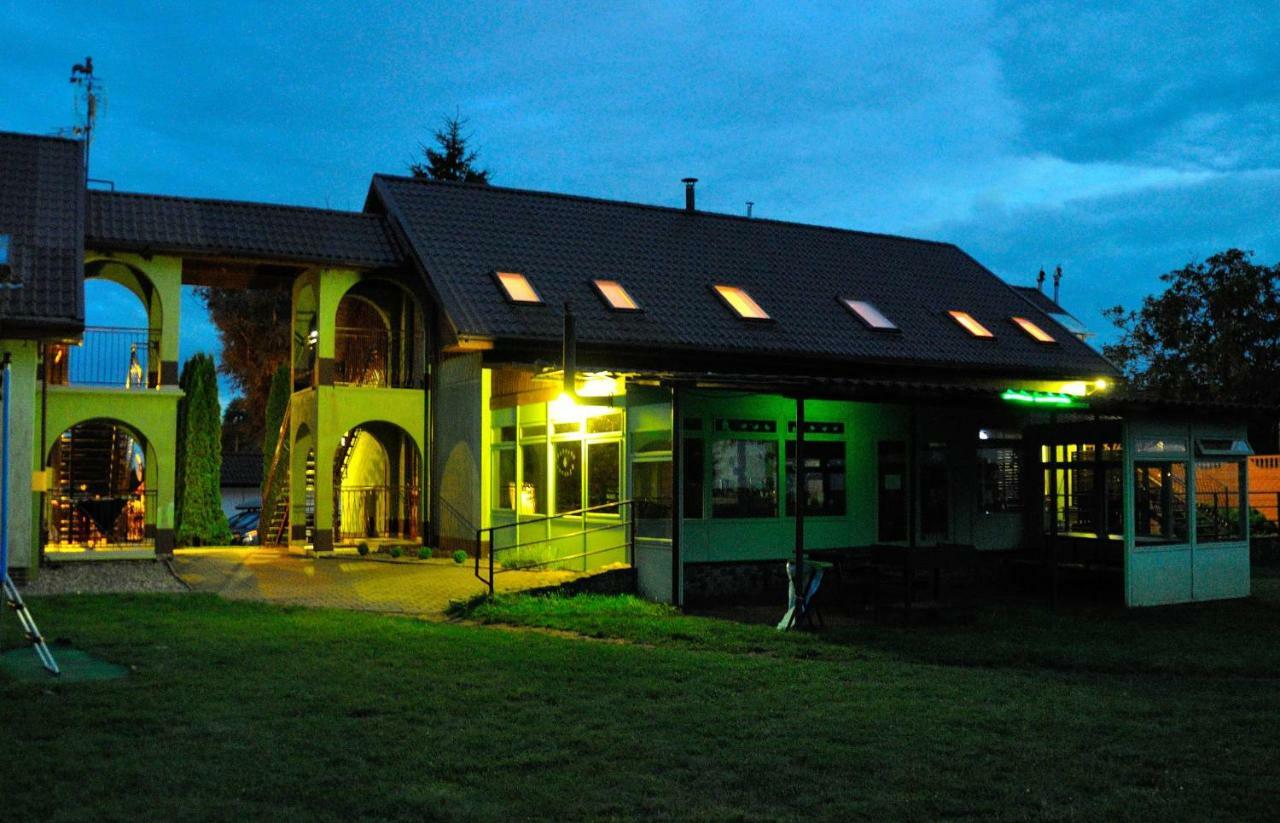 Agroturystyka Pod Kogutem Dziwnówek Exteriér fotografie